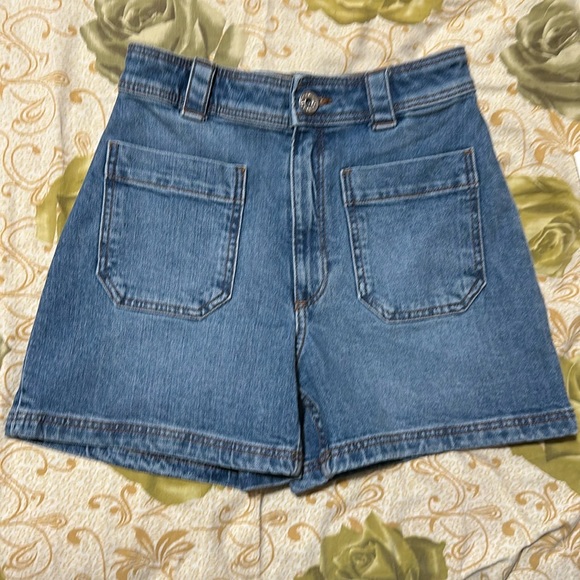 H&M cute Front pocket shorts - Picture 2 of 6